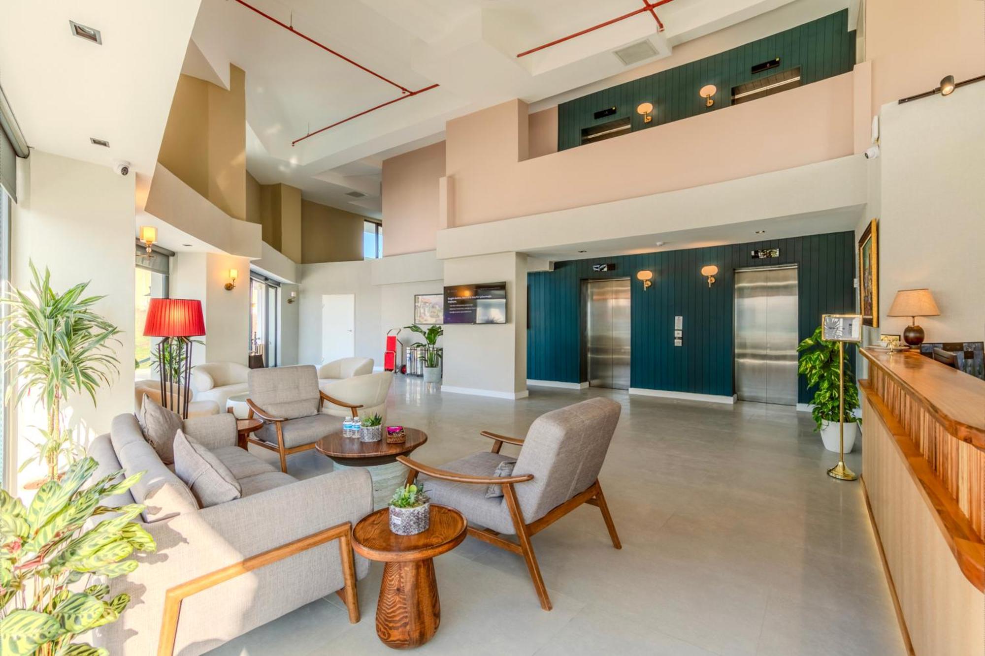 Nenessa Airport 4*