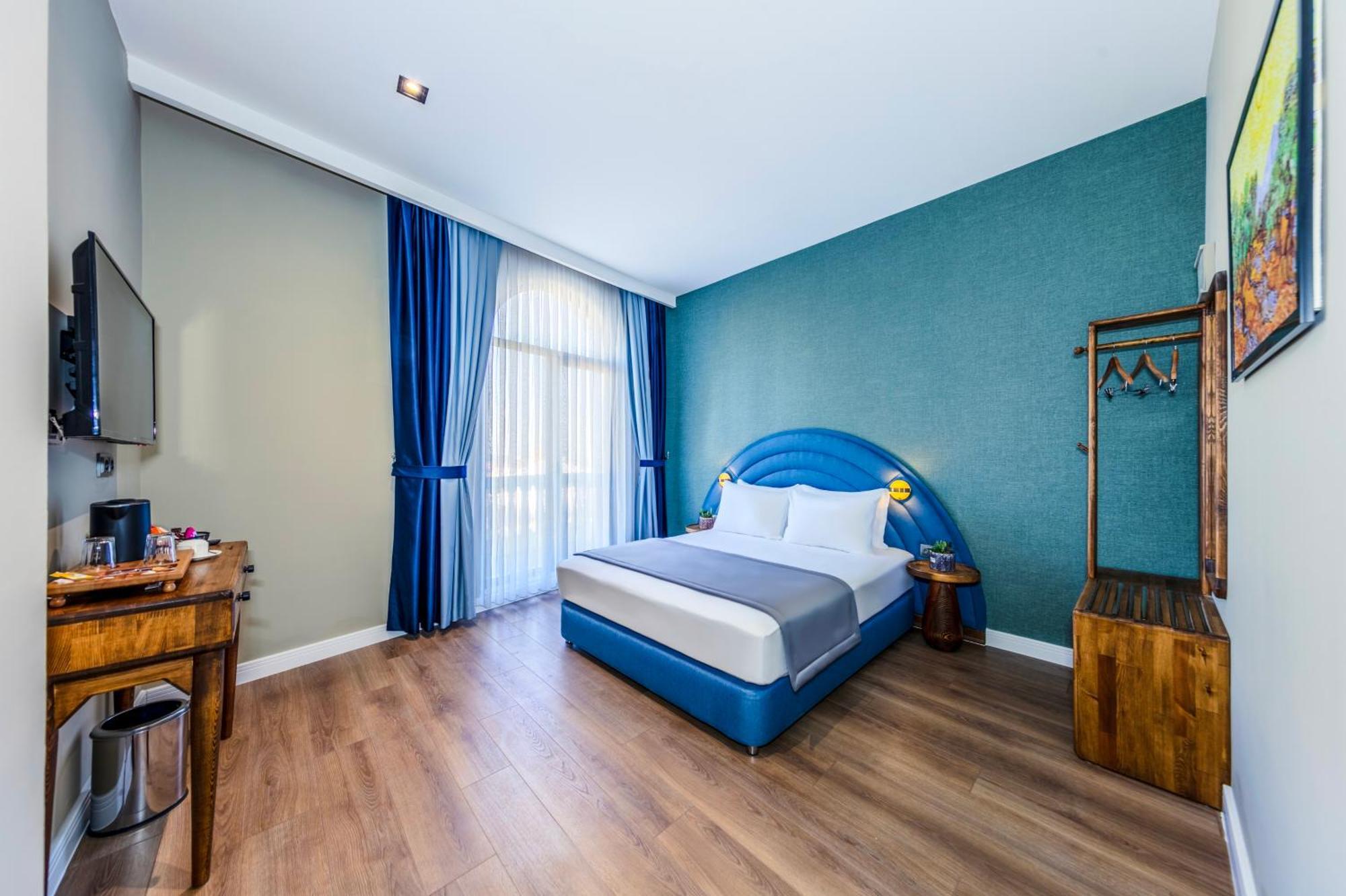 Nenessa Airport Hotel 4*