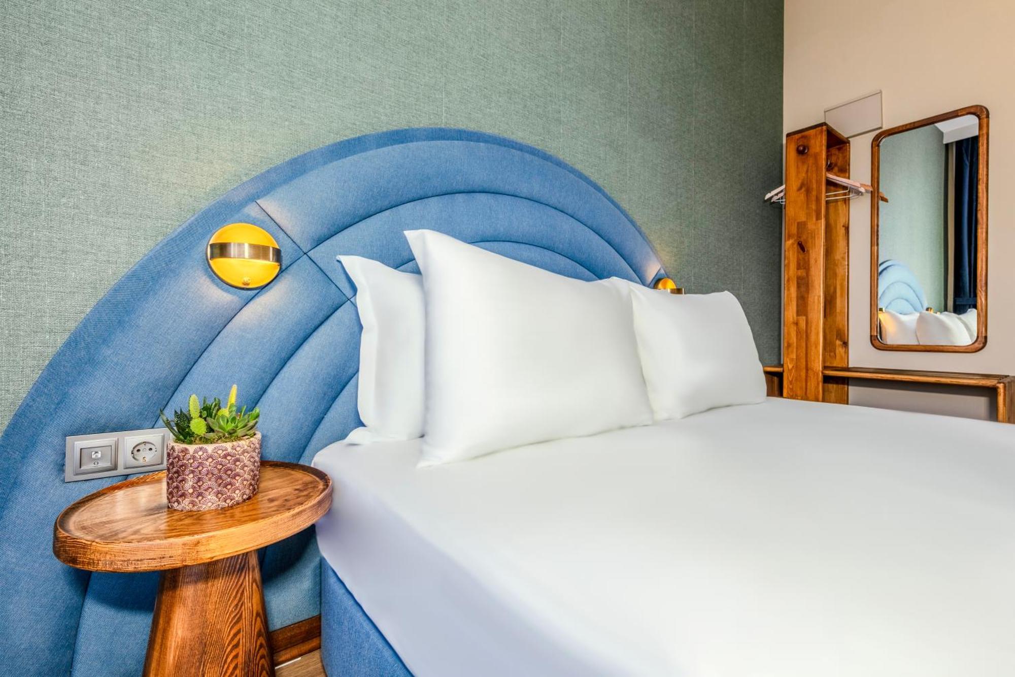 Nenessa Airport Hotel 4*